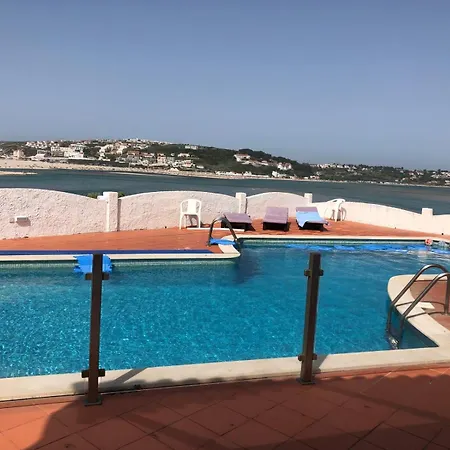 Beachfront With Private Access, Ocean Views, Pool, ヴィラ Casal do Narcizo