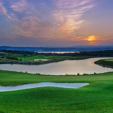 Beachfront With Private Access, Ocean Views, Pool, ヴィラ Casal do Narcizo