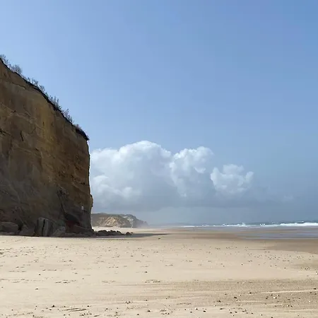 Beachfront With Private Access, Ocean Views, Pool, ヴィラ Casal do Narcizo